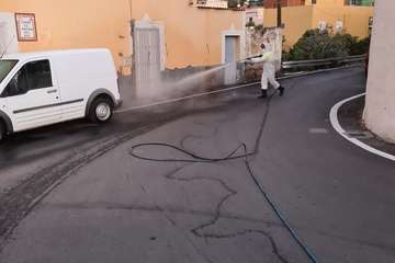 La limpieza exhaustiva llega estos días a La Viña, la costa, Hornos del Rey, Las Remudas y otros barrios (Foto TA)